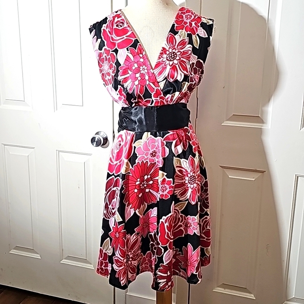 RAMPAGE, silky flowie dress. Pink floral print.  Size‎ 13. Tie at waist.